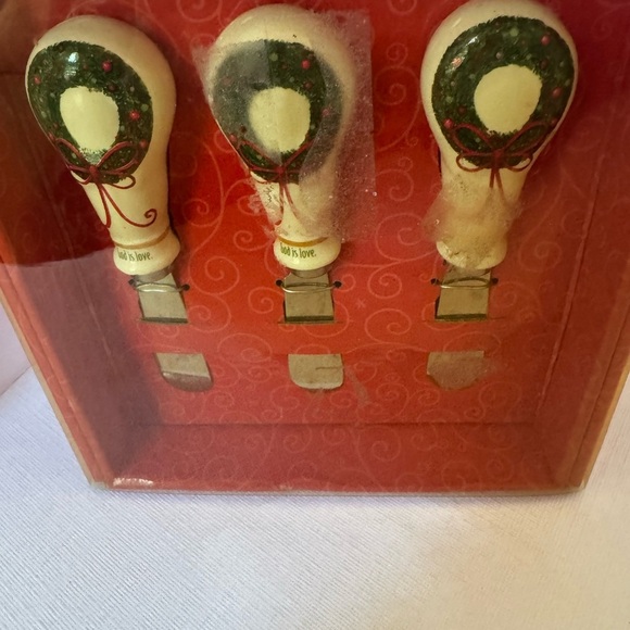 Dayspring: The Meaning of the Christmas Wreath Three Knives/Utensils EUC - Picture 2 of 5